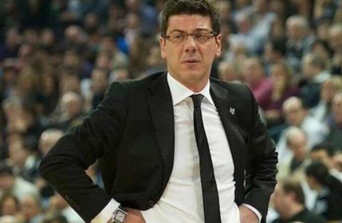 Νέος κόουτς της Μπαρτσελόνα ο Φώτης Κατσικάρης