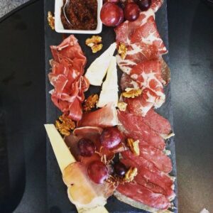 a-table-bon-appetite-3