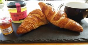 a-table-bon-appetite-6