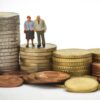 Διπλός κόφτης στις επικουρικές – Σοκ για 200.000 συνταξιούχους – Μειώσεις έως 50%