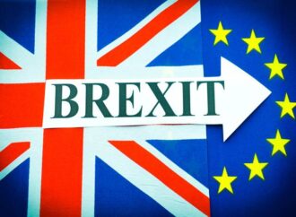 Brexit: Προηγείται κατά μια μονάδα σε τελευταία δημοσκόπηση