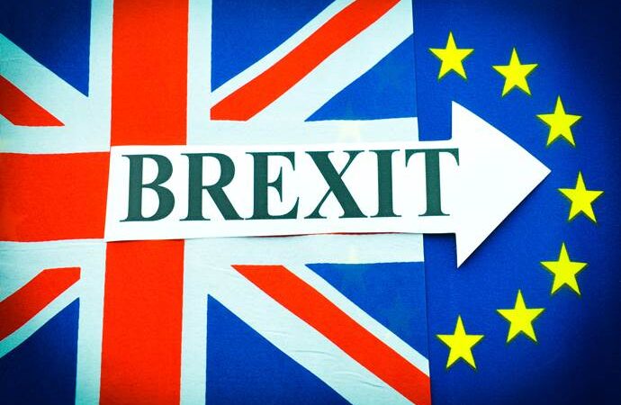 Brexit: Προηγείται κατά μια μονάδα σε τελευταία δημοσκόπηση