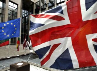 Brexit: Το 10% των αναποφάσιστων κρίνει όλο το παιχνίδι