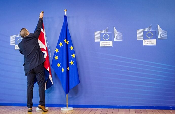 ΕΕ και Βρετανία,  ΤΕΛΟΣ ;  Εφιάλτης μετά το Brexit (52%)- Ανεξαρτησία ζητούν Σκωτία και Β. Ιρλανδία