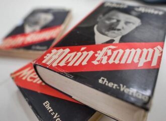 Il Giornale: Με το βιβλίο του Χίτλερ βγήκε σήμερα η εφημερίδα του Μπερλουσκόνι