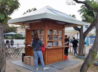 Φιλιατρά: Ένα περίπτερο που έγινε… βιβλιοθήκη!