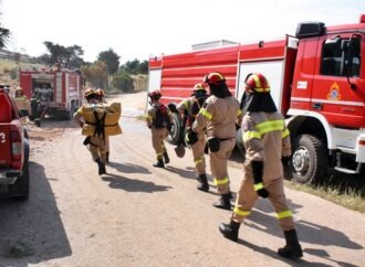 Φωτιά σε εξέλιξη  στο Ηράκλειο – Επί τόπου 10 οχήματα της Πυροσβεστικής
