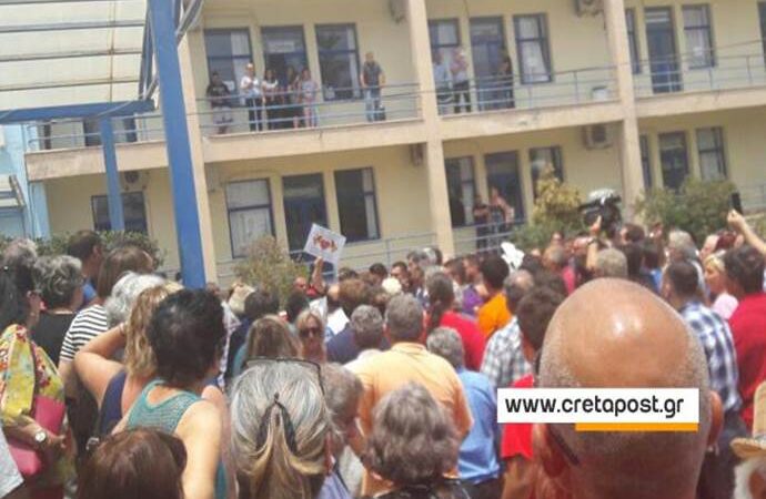 Ένταση στην υποδοχή του Πολάκη στην Ιεράπετρα (video)