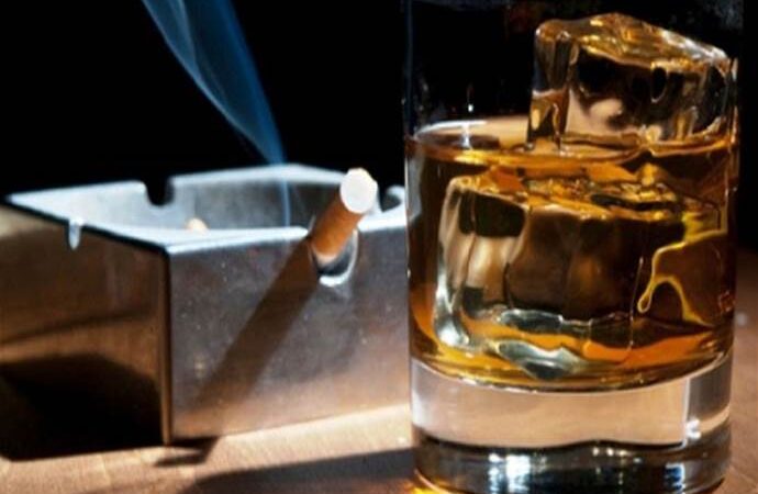 Σε ελεύθερη πτώση τα δημόσια έσοδα, λόγω λαθρεμπορίου και φόρων