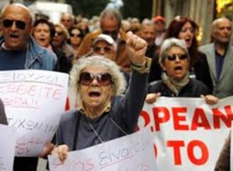 Περικοπές σε 284.000 συνταξιούχους από αύριο