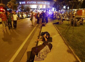 Σφαγή στο αεροδρόμιο της Κωνσταντινούπολης –  Στους 41 οι  νεκροί και εκατοντάδες οι τραυματίες (UPD)