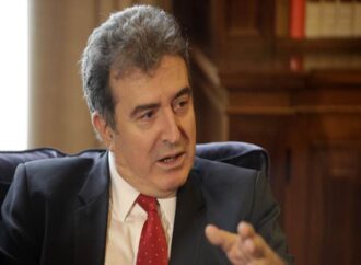 Το εγκώμιο Μητσοτάκη έπλεξε ο Χρυσοχοίδης