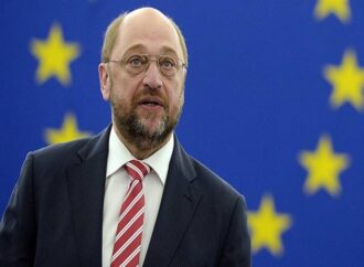 Σουλτς: Η Βρετανία να καταθέσει αίτηση εξόδου από την ΕΕ μέχρι την Τρίτη