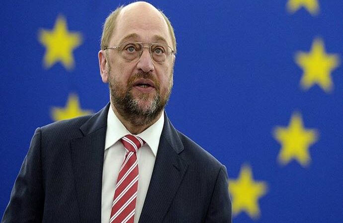Σουλτς: Η Βρετανία να καταθέσει αίτηση εξόδου από την ΕΕ μέχρι την Τρίτη
