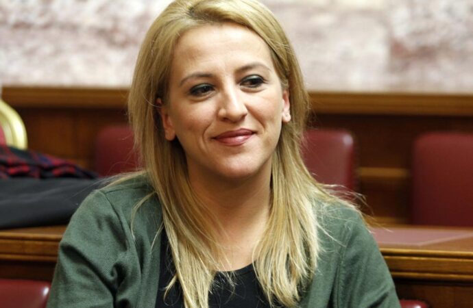 Ρένα με ακούς;