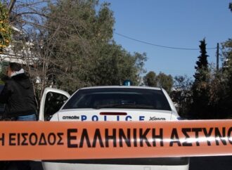 Πληθαίνουν συνεχώς οι ληστείες με καλάζνικοφ σε χρηματοκιβώτια εργοστασίων και επιχειρήσεων.