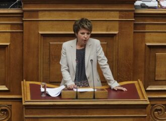 Πώς μειώνονται τα κριτήρια για τις θέσεις προϊσταμένων με ειδική τροπολογία της υπουργού κ.Όλγας Γεροβασίλη.