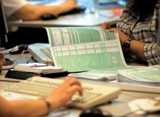 3.000 ευρώ λιγότερο το Αφορολόγητο για όλους τους Έλληνες.Από τα 8.636 στα 5.636 ευρώ!