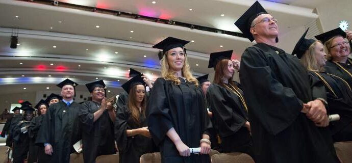 Οι ανησυχίες των Άγγλων για το μέλλον του CITY και των Ελλήνων φοιτητών και σπουδαστών.