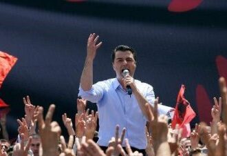 Αλβανία  και  Πρωθυπουργός  Εντι Ράμα  υποταγμένοι  στις  ΗΠΑ και την Ε.Ε.: Στις 25 Ιουνίου  υποχρεωτικά οι βουλευτικές εκλογές.