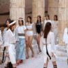 H Chanel και  ο Lagerfeld έφεραν την Αρχαία Ελλάδα στο Παρίσι –  Οι προτάσεις τους για ντυσίματα του καλοκαιριού.