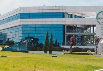 Εξι  παράγοντες στο σκαμνί για τις μίζες και φακελάκια της Bayer στην Ελλάδα.