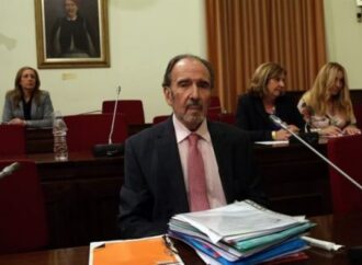 Κουτσομπολιά για ρουσφέτια οι περίφημες» αποκαλύψεις του φαύλου και διεφθαρμένου διοικητή Μαρτίνη.