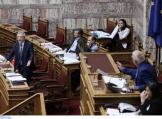 Απολογία Καμμένου στη Βουλή. Νέες  αποκαλύψεις και καταγγελίες κατά του ΥΠΕΘΑ  από χθες.