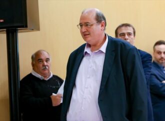 Ν. Φίλης: Η Ιεραρχία διεκδικεί πολιτικό ρόλο