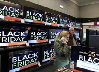 Οι νέοι θα δώσουν τον τόνο στον τζίρο της Black Friday