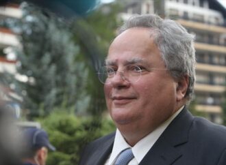 Ν. Κοτζιάς: Μέτρο ενίσχυσης εμπιστοσύνης η αλβανική υπηκοότητα στον αρχιεπίσκοπο Αναστάσιο