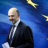 Πιερ Μοσκοβισί: Η Ελλάδα να συνεχίσει να υλοποιεί τις δεσμεύσεις της