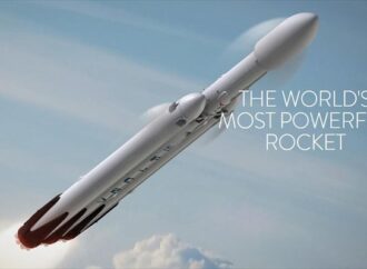 Falcon Heavy: Πρώτες ματιές στον βαρύ πύραυλο της SpaceX εν όψει της παρθενικής του πτήσης