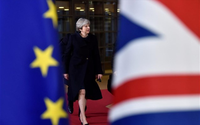 Μέι: Θα συζητήσω όχι μόνο για το Brexit, αλλά και για ISIS – Ρωσία