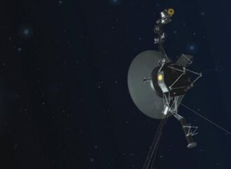 To Voyager 1 έβαλε μπροστά εφεδρικούς προωθητήρες μετά από 37 χρόνια