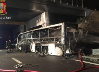 Καναδάς: 14 νεκροί σε τροχαίο με λεωφορείο που μετέφερε εφηβική ομάδα χόκεϊ!