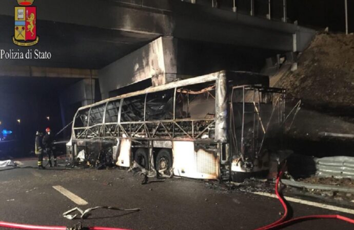 Καναδάς: 14 νεκροί σε τροχαίο με λεωφορείο που μετέφερε εφηβική ομάδα χόκεϊ!