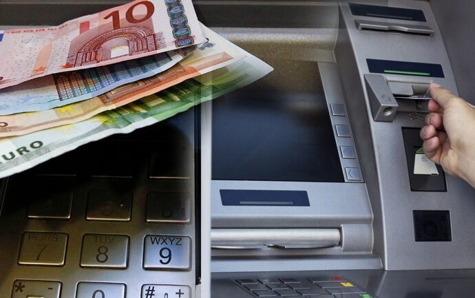 Aπελευθερώνεται στα 5.000 ευρώ, το όριο ανάληψης μετρητών