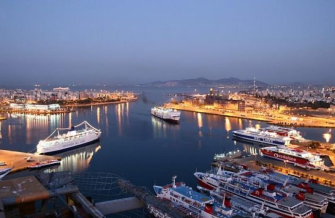 Απόδραση τεσσάρων κρατουμένων στο λιμάνι του Πειραιά