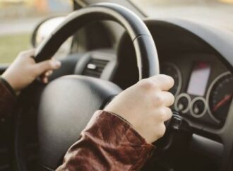 ΤΟ ΘΕΜΑ ΤΗΣ ΗΜΕΡΑΣ: Δίπλωμα οδήγησης από τα 17 και εξετάσεις “Big Brother” με κάμερα