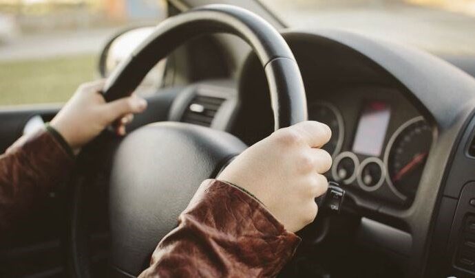 ΤΟ ΘΕΜΑ ΤΗΣ ΗΜΕΡΑΣ: Δίπλωμα οδήγησης από τα 17 και εξετάσεις “Big Brother” με κάμερα