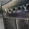 Ιταλία: Η Moody’s απειλεί με υποβάθμιση της αξιολόγησής της