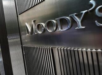 Ιταλία: Η Moody’s απειλεί με υποβάθμιση της αξιολόγησής της