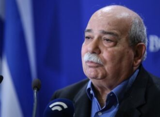 Με τους γονείς των δύο Ελλήνων αξιωματικών επικοινώνησε ο Βούτσης