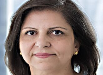 Μια Γαλλο-Ελληνίδα στο πιλοτήριο της «Societe Generale»