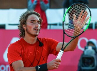 Τένις: Με νίκη ξεκίνησε ο Τσιτσιπάς στο Εστορίλ