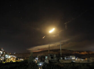 Πόλεμος στη Μέση Ανατολή: Ιρανικές ρουκέτες κατά Ισραήλ – Αντεπίθεση με βόμβες κατά της Συρίας