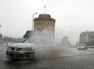 Χάος στη Θεσσαλονίκη: Προβλήματα, πλημμύρες και τροχαία λόγω καταιγίδας