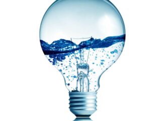 10 κόλπα για να μην ξεχνάς να πίνεις νερό