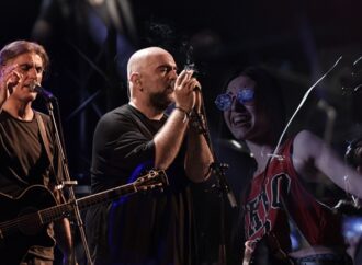 30 χρόνια “Πυξ Λαξ” με ηχηρό comeback